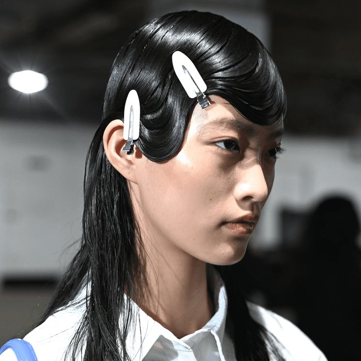 The Biggest Beauty Trends From New York Fashion Week Spring/Summer 2024 New York Fashion Week Hair, Hairstyle Trends 2024, Hairstyles Editorial, Fashion Week Hairstyles, Fashion Week Hair, Fashion Week 2024, Runway Hair, Editorial Hair, Fringe Fashion