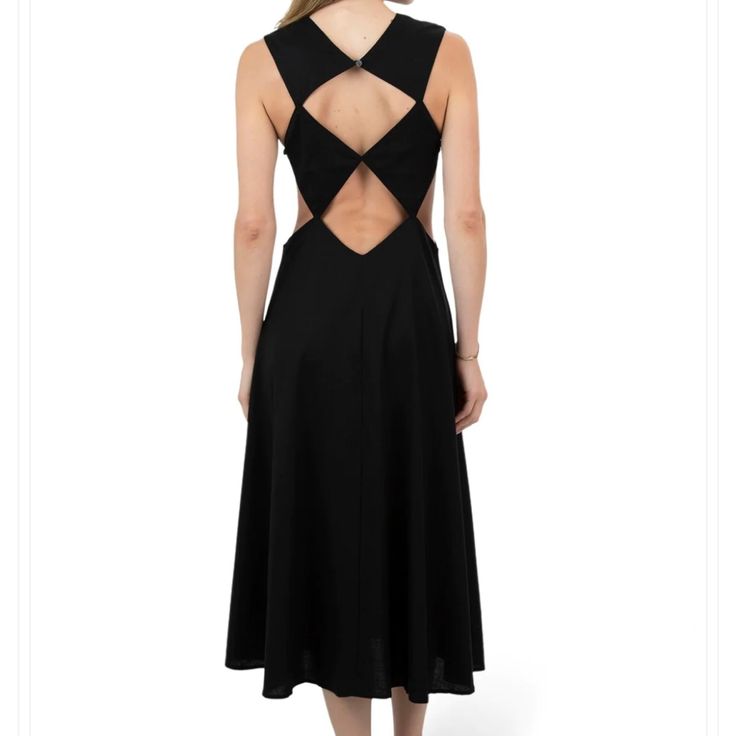 Black Dress Size Medium New With Tag Elegant A-line Dress With Cutout, Modern Spring Evening Maxi Dress, Black Sleeveless Maxi Dress With Cutout Back, Formal Midi Dress With Cutout Back, Spring Evening Structured Midi Dress, Structured Spring Evening Midi Dress, Evening A-line Dress With Cutout Back, Structured Evening Midi Dress For Spring, Structured Dresses For Spring Date Night