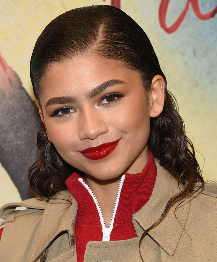 Here’s everything you need to know for on-trend brows this spring. Eyebrows Makeup Tutorial, Zendaya Eyebrows, Eyebrow Growth Oil, Best Eyebrows, Big Eyebrows, Best Eyebrow Makeup, Eyebrows Makeup, Eyebrow Makeup Tutorial, Tweezing Eyebrows