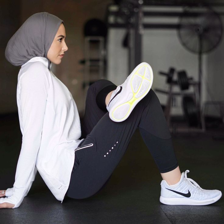 Hijab Workout Outfit, Hijab Gym Outfit, Hijab Sport Outfit, Modest Workout Clothes, Modest Workout, Athletic Wear Fashion, Hijab Sport, Sports Hijab, Sport Food