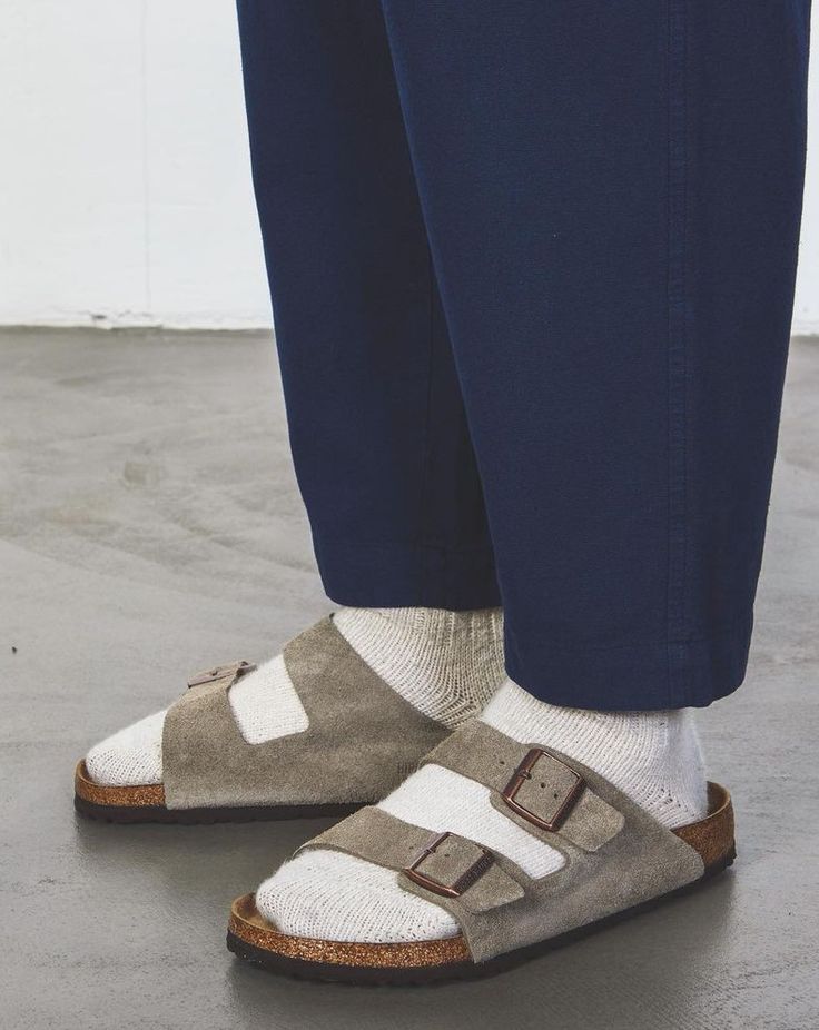 Birkenstock Sandals Outfit, Men Vintage Style, Summer Slides, Mens Smart Casual Outfits, Birkenstock Men, Classy Outfits Men, Manolo Blahnik Heels, Cork Sandals, Sandals Outfit