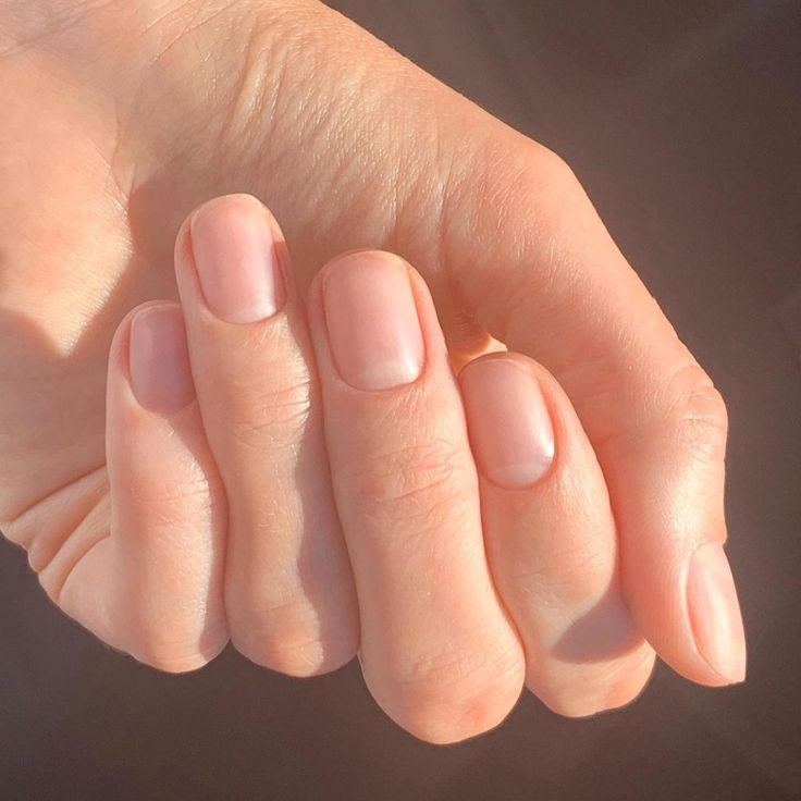 Perfect manicure by @harrietwestmoreland. Manifesting Nails, Pretty Nails Natural, Natural Nails Ideas, Natural Nails Short, Healthy Natural Nails, Nail Natural, Natural Nails Manicure, Natural Manicure, Natural Nail Care