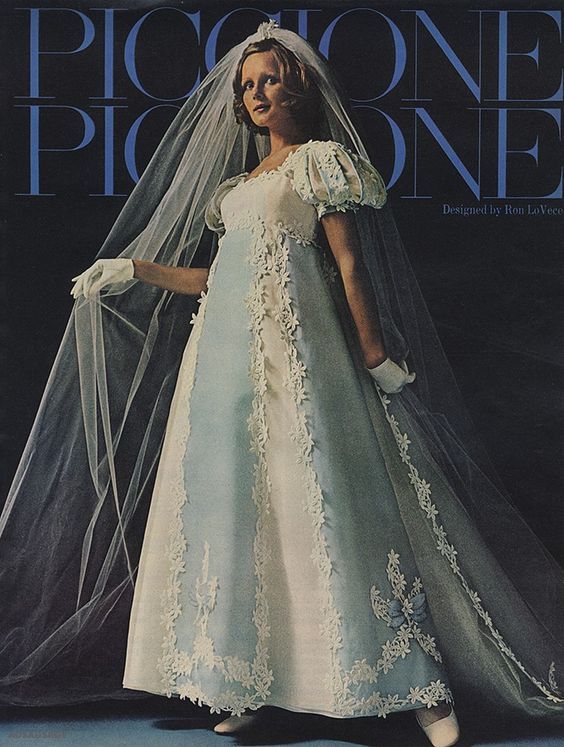 a woman in a wedding dress and veil on the cover of magazine picolone pionee