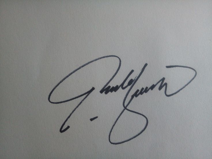 an autographed piece of paper with the words marilyn written in cursive writing