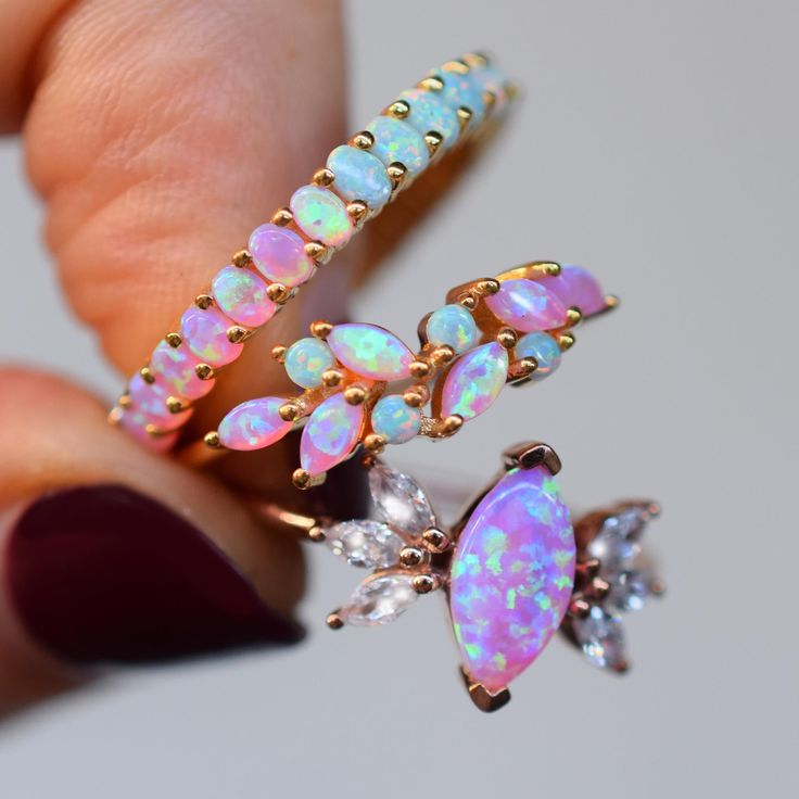 -18kt gold vermeil -lab created pink opals & lab created mint green opals Opal Infinity Ring, Opal Sapphire Ring, Vintage Opal Rings, Opal Aesthetic, Baddie Jewelry, Weird Accessories, Opal Wedding Ring Set, Ombre Rings, Raw Opal Ring