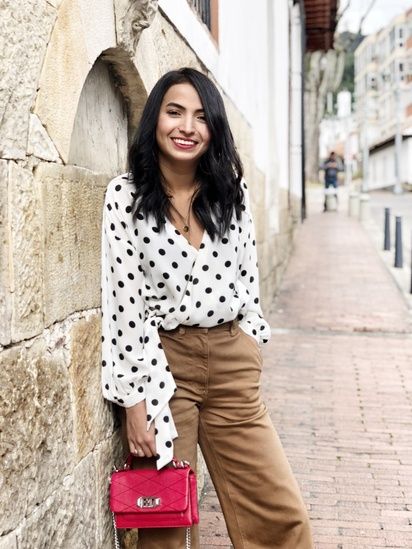 Polka Shirt Outfit, Polka Dots Blouse Outfit, Polka Dot Blouse Outfit Work, Dots Blouse Outfit, Polka Dots Shirt Outfit, White Polka Dot Blouse Outfit, White Polka Dot Top Outfit, Black Polka Dot Top Outfit, White Polka Dot Shirt Outfit