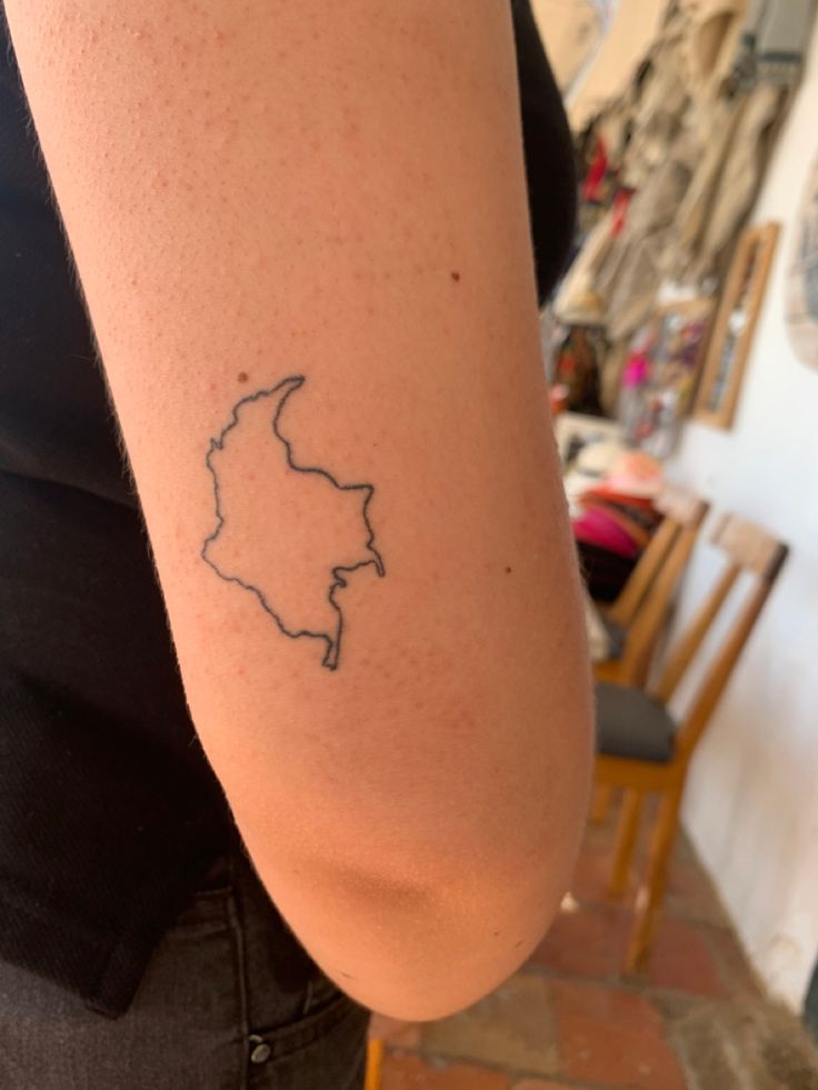 colombian map tattoo Colombian Hat Tattoo, Colombia Outline Tattoo, Colombia Map Tattoo, Colombian Flower Tattoo, Colombia Tattoo Ideas For Women, Colombian Tattoo Ideas For Women, Colombia Inspired Tattoo, Colombian Tattoos, Colombian Tattoo Ideas