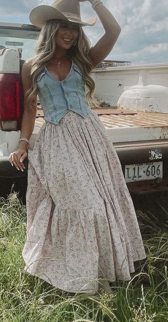 Southern Style Outfits Summer, Farmers Market Dress Outfit, Floral Dress With Cowgirl Boots, Pretty Country Outfits, Rustic Prom Dress, Western Outfits Vintage, Prairie Style Dress Outfit, Women’s Vintage Outfits, Pink Nfr Outfits