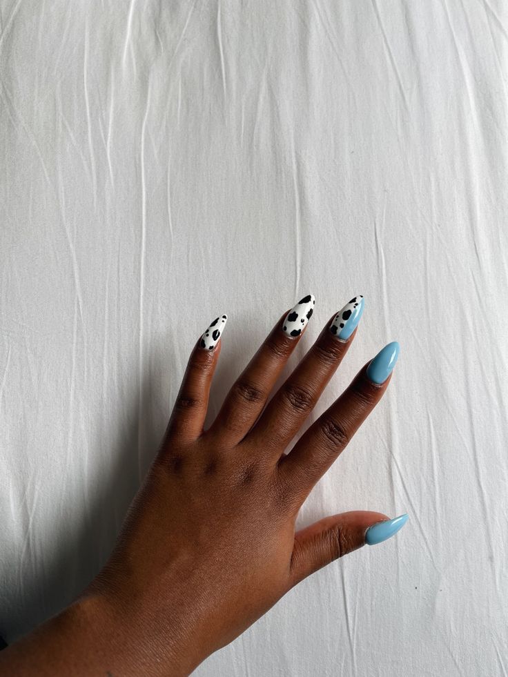 Cow print and baby blue nails Chrome Cow Print Nails, Cowgirl Nail Designs, Blue Cow Nails, Blue Cow Print Nails, Brown Cow Print Nails, Blue Cow, Country Nails, Cow Nails, Baby Blue Nails