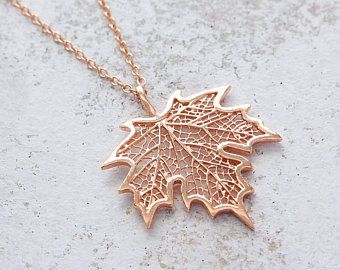 Maple Leaf Necklace, Plant Necklace, Silver Maple Leaf, Gift Tree, Autumn Necklace, Engagement Ring Box, Magical Jewelry, Autumn Gifts, Fall Jewelry