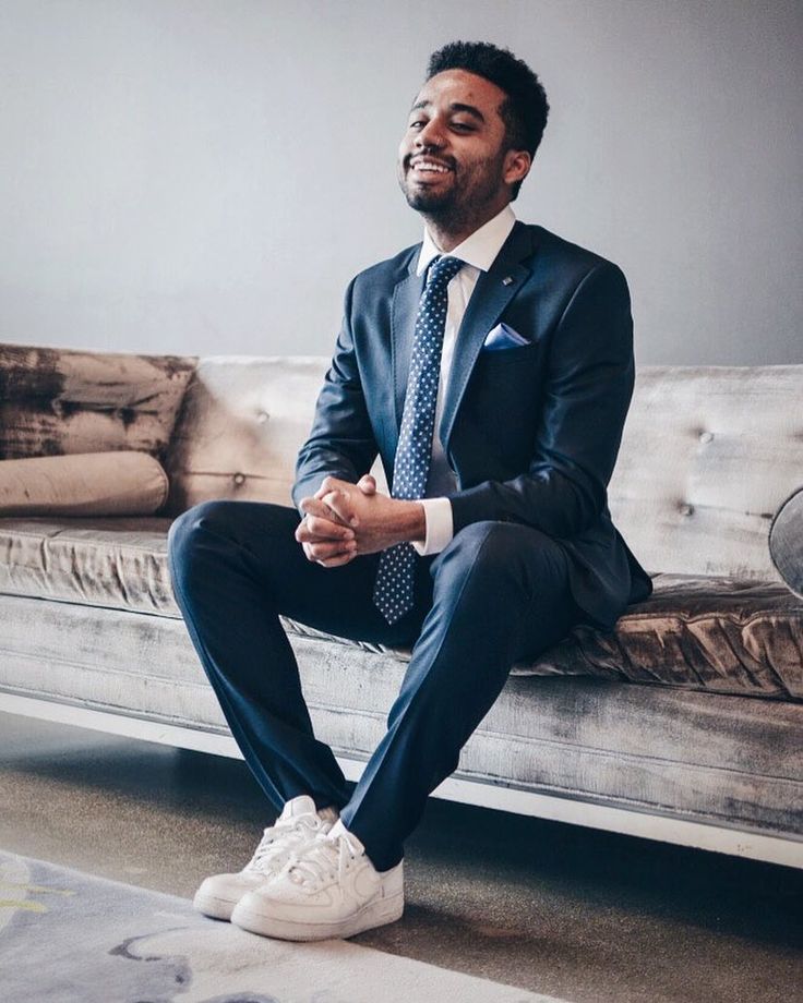 Dominick Love | Menswear on Instagram: “Sometimes a suit needs some Air Force ones 🤷🏽‍♂️” Air Force One Outfits, Suit With Sneakers, Black Mens Fashion Suits, Black Mens Fashion, Tenis Air Force, Suits And Sneakers, Mens Fashion Suits Casual, Outfit Hombre, Suits Casual