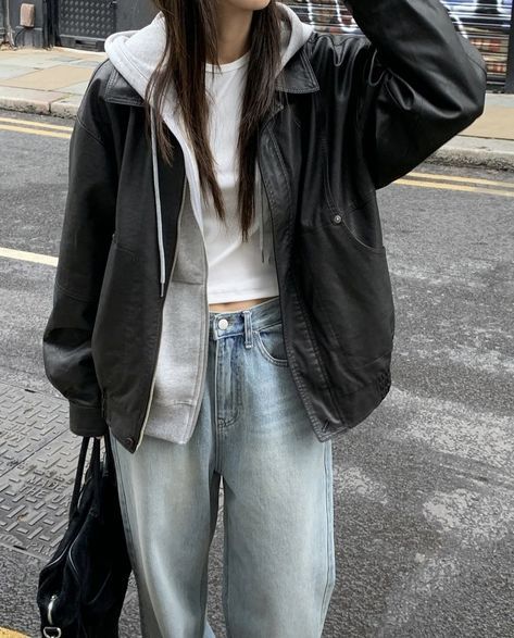 Fem Clothing, Oversized Shirt Aesthetic, Outfits Cold, Thrifted Outfits, Angel Dress, Cold Outfits, Fashionista Clothes, Winter Fits, Outfits Fashion