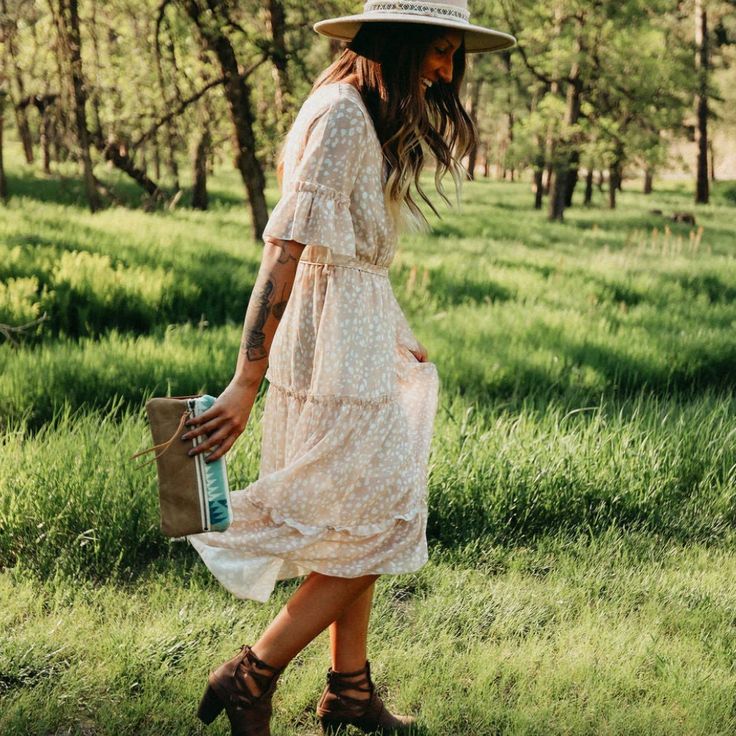 Simple Baige Midi Dress With Sleeves Size Large Nwt Feminine Flowy Boho Dress For Day Out, Elegant Beige Boho Dress For Spring, Summer Garden Party Boho Midi Dress, Cream Midi Dress For Spring Vacation, Spring Boho Dress For Garden Party, Chic Knee-length Boho Dress For Day Out, Feminine Boho Dress For Spring Day Out, Chic Beige Boho Dress For Spring, Chic Beige Boho Dress For Brunch