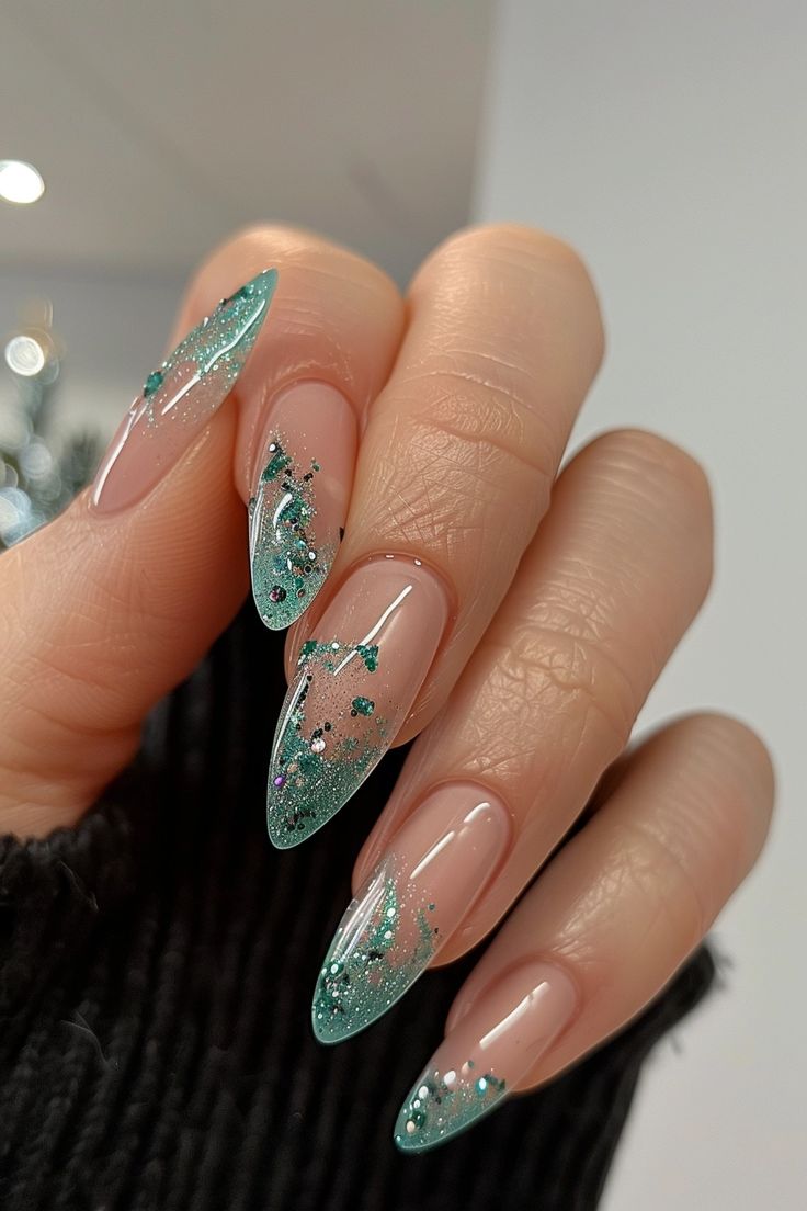 Nail Art French Designs, Cute Pattern Nails, Green Blue Nail Designs, Emerald Green Nail Designs Almond, Glitter Floral Nails, White Nails Green Design, Green And White Prom Nails, Green Grad Nails, Pretty French Tips