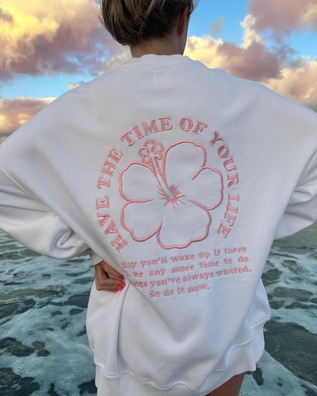 All Posts • Instagram Cloud Sweatshirt, Alabama Sweatshirt, Whats Wallpaper, Luxury Paints, Aesthetic Sweatshirt, Luxury Printing, Time Of Your Life, Embroidered Tee, Cute Preppy Outfits