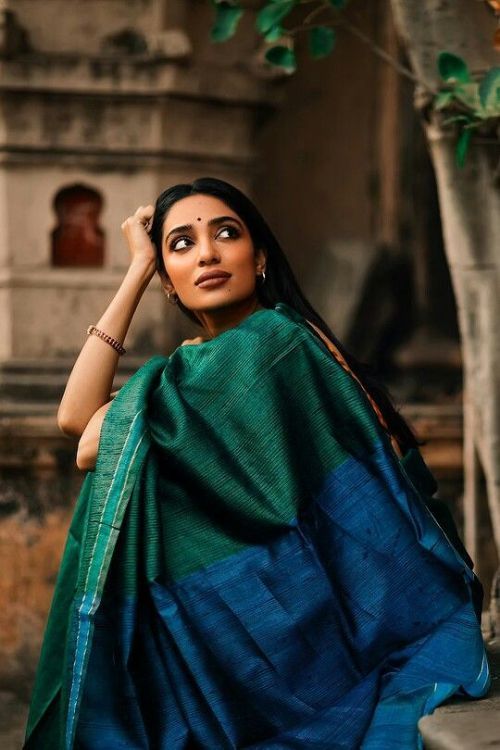 MYTHODEA — Google search Sobhita Dhulipala Aesthetic, Sobhita Dhulipala Saree, Indian Woman Photography, Indian Wear Photoshoot Ideas, Aesthetic Indian Photography, Indian Traditional Aesthetic, Indian Fashion Photography, Indian Poses, Sobhita Dhulipala