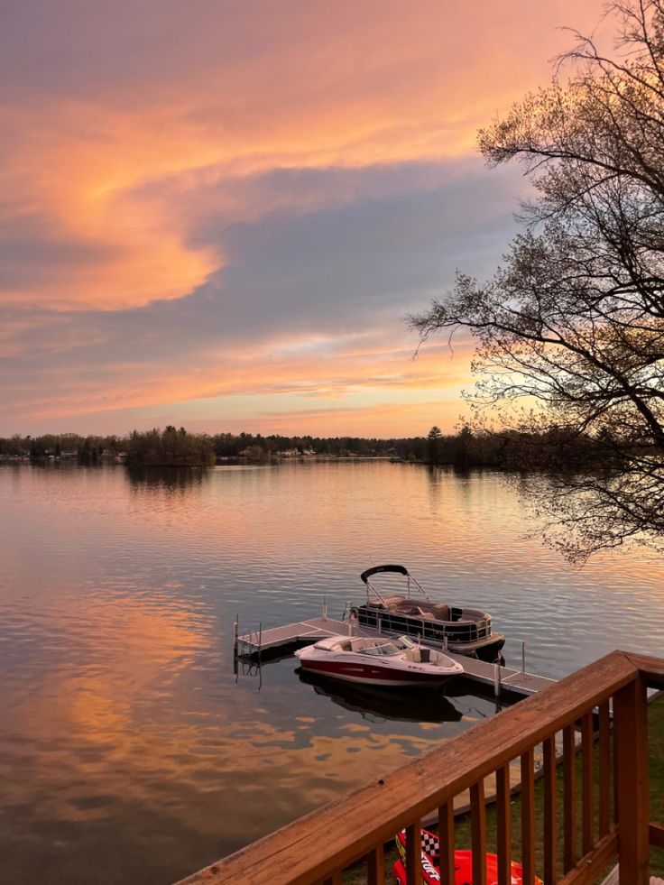 northern michigan, up north, boats, lake, lake house, sunset, lake sunset, summer aesthetic, sunset reflection Houses On Lakes, Lake House Boat Aesthetic, Lake House Aesthetic Exterior, Lake House Vibes, Lakehouse Aesthetics, Summer Lake House Aesthetic, Cabin Lake Aesthetic, Lake House Summer Aesthetic, Cottage Summer Aesthetic