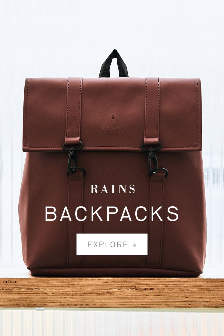 Old Money Bagpack, Rains Backpack Outfit, Dry Backpack, Fashion Scandinavian, Elegant Backpacks, Rains Backpack, Rucksack Style, Messenger Backpack, Bucket Backpack