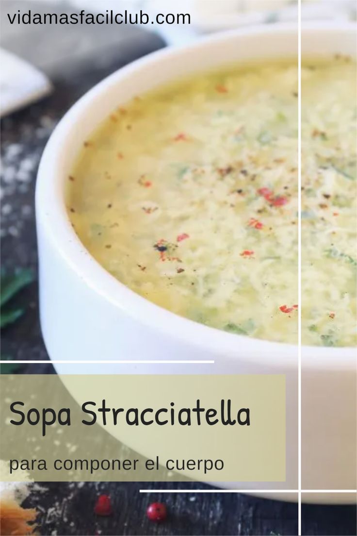 a bowl of soup with broccoli in it and the words, sopa straccatella para componer el cuero