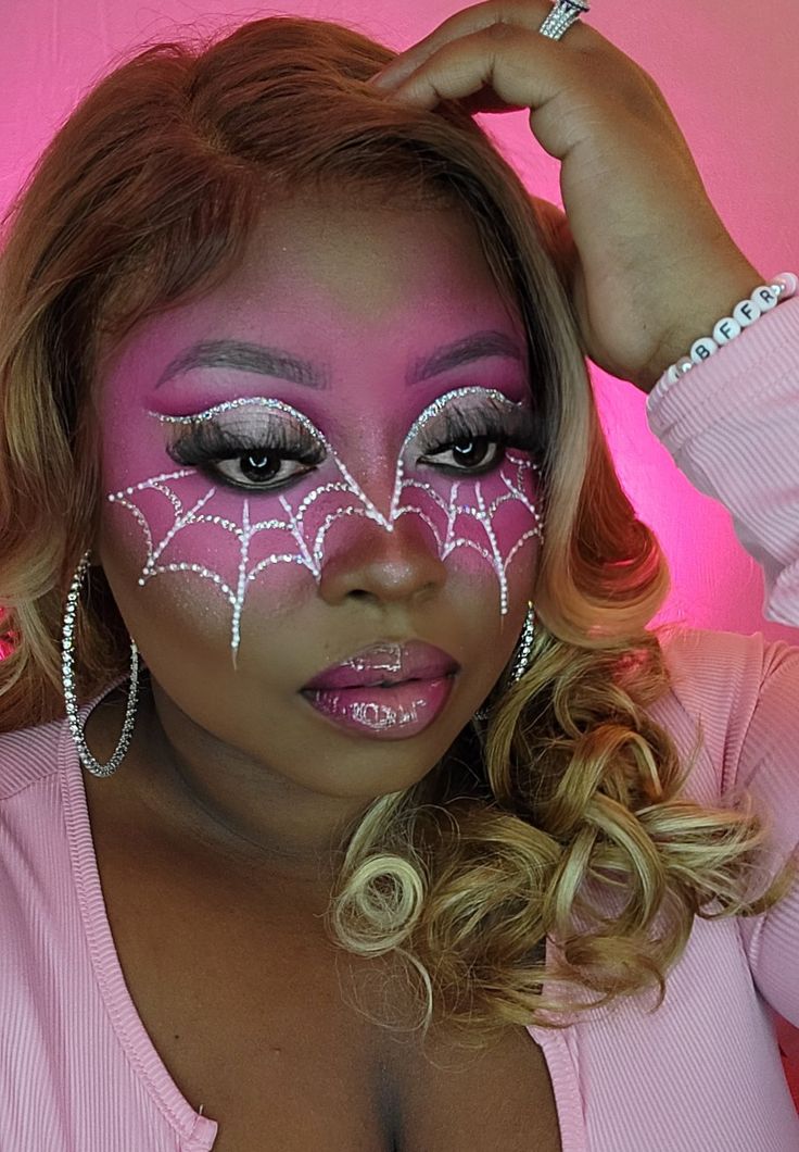 Ghost Spider Makeup, Spider Man Makeup Women, Spiderweb Makeup Halloween, Spider Woman Makeup, Spider Make Up, Spooktober 2024, October Makeup Looks, Cobweb Makeup, Spider Makeup Looks