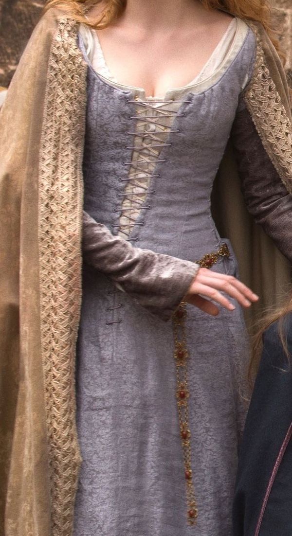 Elizabeth Of York, Medieval Dresses, The White Princess, Fair Outfits, Medieval Aesthetic, Medieval Clothes, Ren Fair, Jodie Comer, White Princess