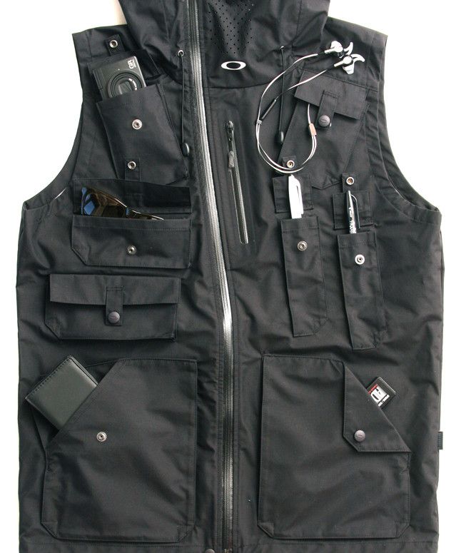 Post about vests and all manner of multipockets harnesses or what have you    Margiela ss2009    ... Stealth Clothing, Tac Vest, Tech Vest, Urban Techwear, Tactical Wear, Tactical Clothing, Big Promotion, Work Gear, Mode Inspo