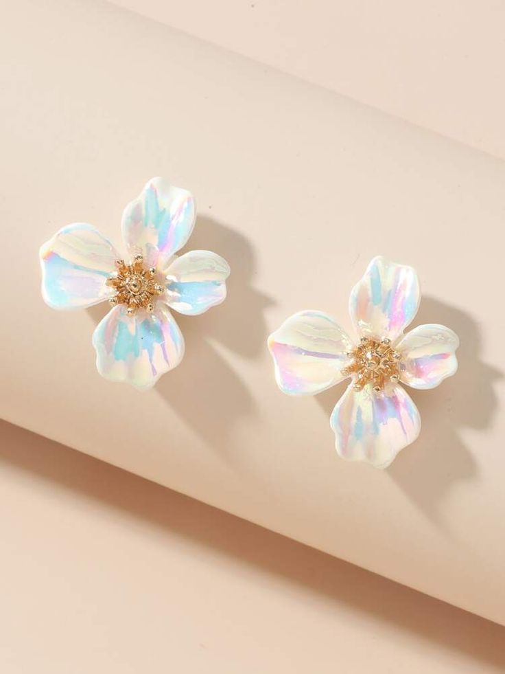 Flower Design Stud Earrings Pretty Earrings Studs, Iridescent Wedding, Large Stud Earrings, Embellished Fashion, Chunky Gold Chain, Bridesmaid Pearls, Spring Earrings, Floral Studs, Wedding Accessories Jewelry