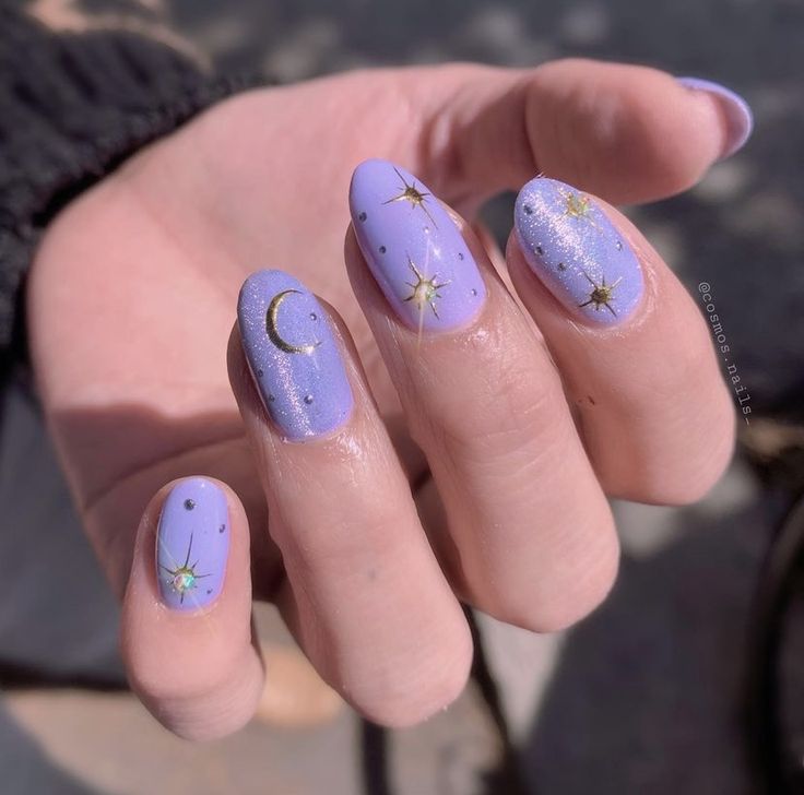 Nail Art Ideas For Short Nails Classy, Moon Designs On Nails, Nail Inspo Moon And Stars, Moon And Stars Nails Art, Moon Stars Nail Art, Astro Nail Art, Star And Moon Nails Acrylic, Cool Natural Nail Designs, Saturn Nail Art