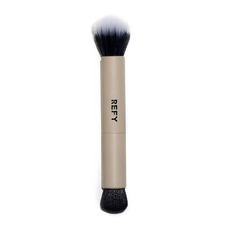 The REFY DUO BRUSH is made from synthetic vegan fibres. It has been designed for perfect application when using REFY's Cream Bronzer and Cream Blush. The bronzer brush is a mix of two bristles. The white stippling bristles ensure an easy, streak free application and natural finish. It is perfect for blending and picking up the small amount of product needed for building the desired colour. The smaller buffing brush contains soft, dense fibres that always pick up the right amount of product. It is slightly curved for easy control on application. The wide handle is designed to help with grip and control when applying. Vegan and and Cruelty Free.