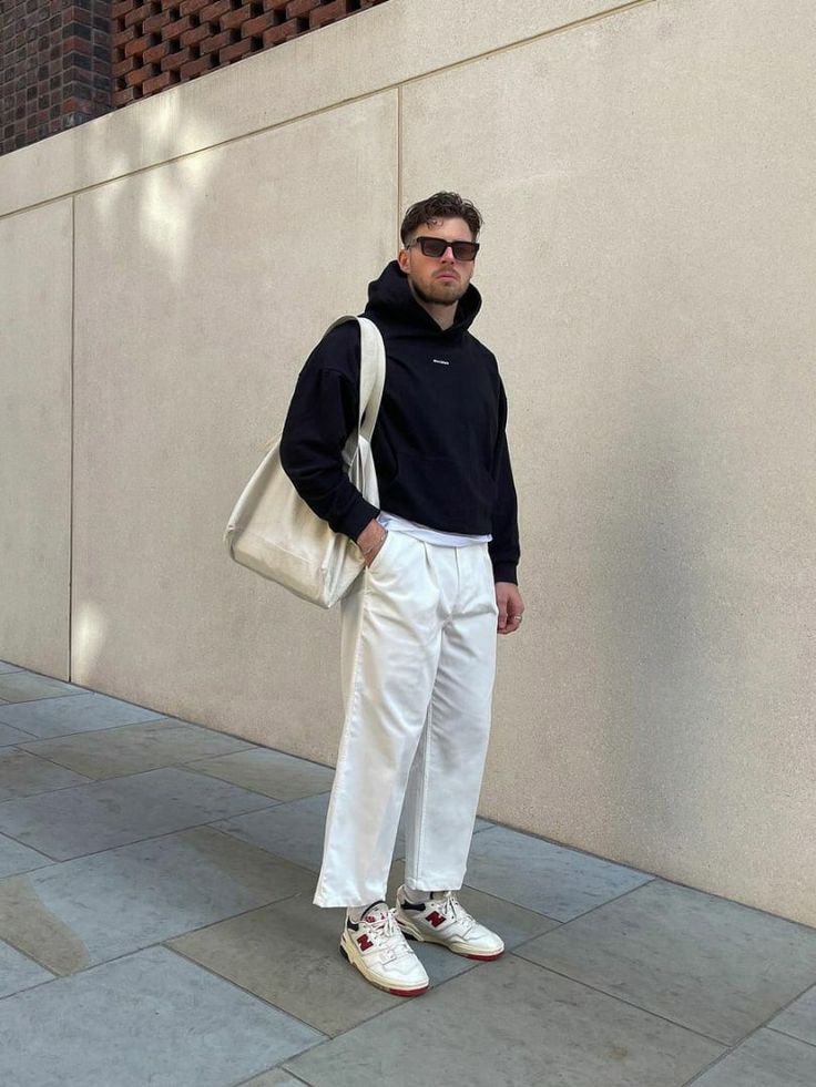 White Pants Outfit Men Casual, White Pants Street Style, Minimal Outfit Men, White Jeans Outfit Men, White Pants Outfit Men, Gorpcore Men, White Pants Outfit, Minimalist Fashion Men, Pants Outfit Men