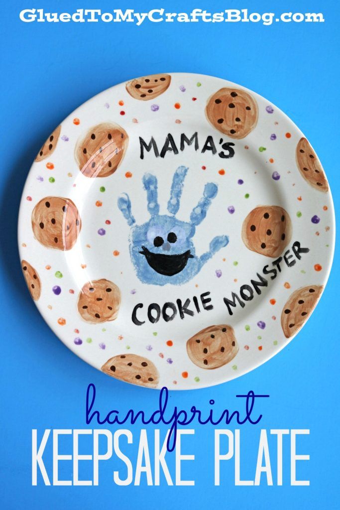 Mama's Cookie Monster - Handprint Keepsake Plate Diy Painted Plates Food Safe, Keepsake Crafts For Toddlers, Handprint Gift Ideas, Cookie Monster Party, Handprint Gifts, Cookie Monster Birthday, Keepsake Crafts, Baby Art Projects, Footprint Crafts