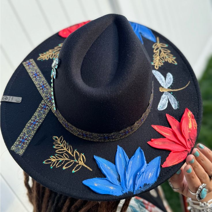 Hand Painted Hat By Boho Sun Creations One Of A Kind Adorned In Dragonflies And Hand Painted Flowers Wearable Art Measures Approximately 15x15x5 3.5”Brim Sealed For Water Protection But Not Water Proof ( Do Not Drench Ex: Rainstorm Etc.) Price Is Firm. Please No Low Offers Has An Adjustable Strap Black Bohemian Fedora For Party, Black Bohemian Felt Hat For Kentucky Derby, Black Bohemian Fedora For Spring, Mexican Palm, Pink Bucket Hat, Cowboy Hat Design, Black Witch Hat, Pom Pom Beanie Hat, Faux Fur Hat