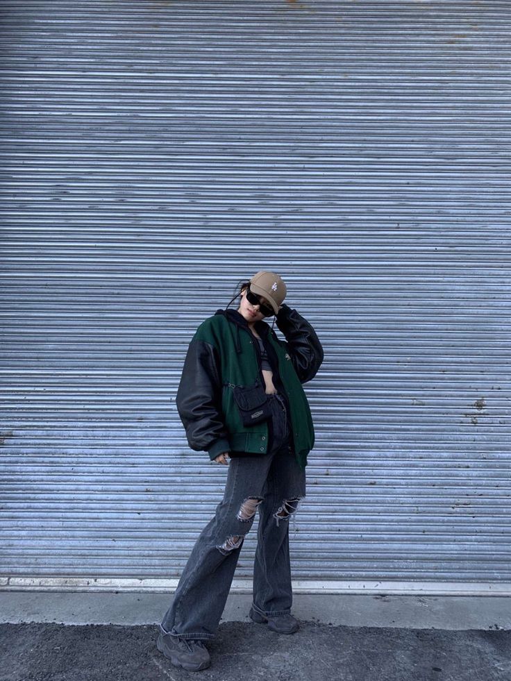 Yeezy500 Outfit Women, Black Yeezy 500 Outfit, Yeezy 500 Granite Outfit, Tactical Boots Outfit, Yeezy 500 Outfit Women, Yeezy 500 Outfit, Yeezy Outfits, Yeezy Outfit Women, Streetwear Fashion Outfits