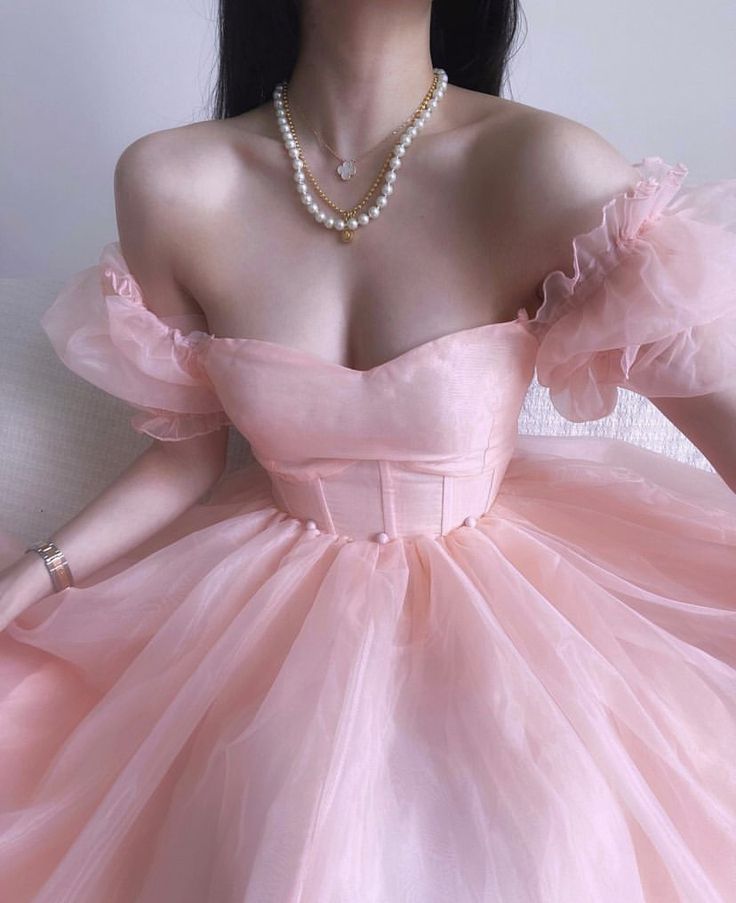 Princess Aesthetic Dresses, Princess Dress Aesthetic, Princess Aesthetic Outfits, Fashion Cottagecore, Sweet Sixteen Dresses, Harajuku Anime, Soft Girl Outfits, Dark Academia Clothes, Academia Clothes