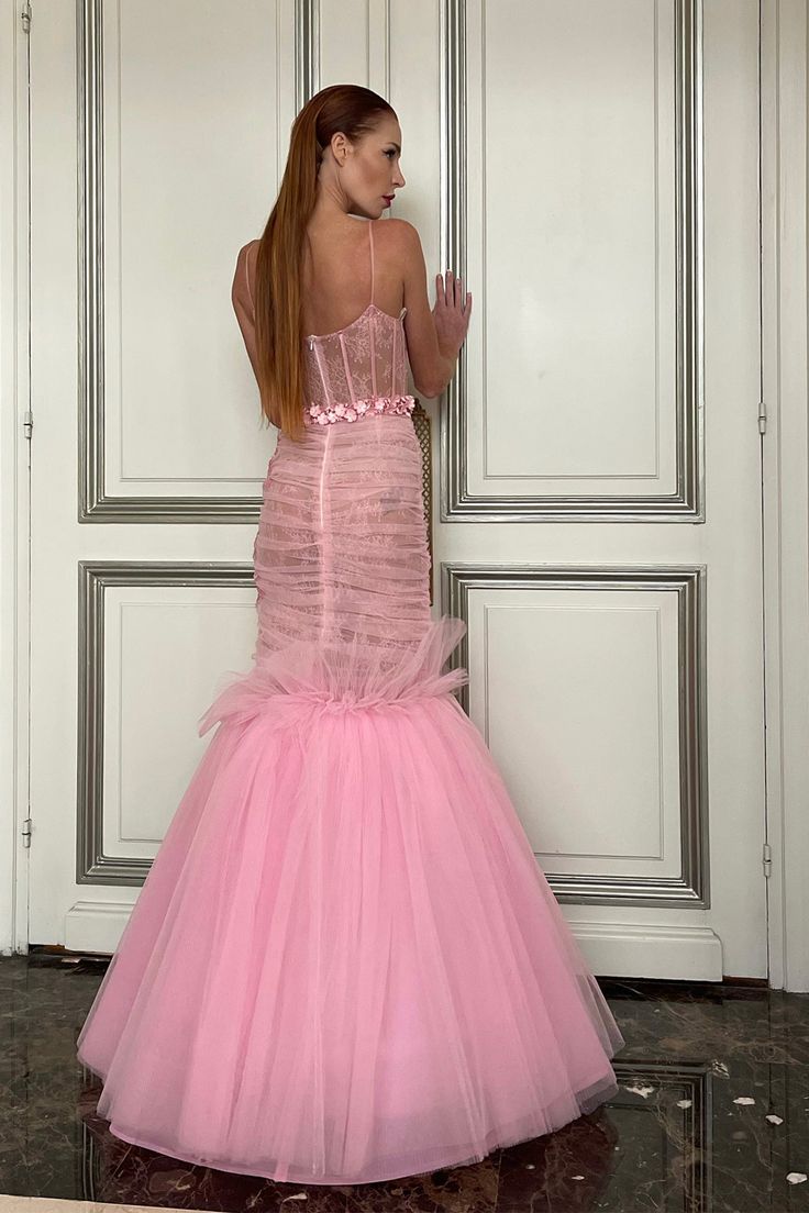 Description Pink Mermaid, Long dress Sleeveless Open neckline Embroidered lace, Tulle Dry Clean Evening Dress Made in Spain 23-34 Crinoline Fabric, Mermaid Long Dress, Marchesa Couture, Embroidered Mermaid, Mermaid Top, Pink Mermaid, Midi Dress Style, Long Midi Dress, Mermaid Silhouette