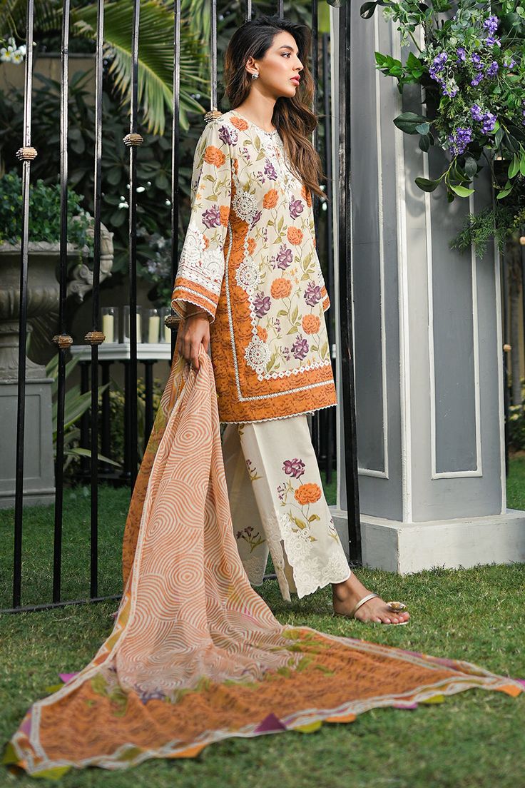 Ila Pakistani Actress Dresses, Lawn Collection 2023, Chiffon Collection, Lawn Shirts, Lawn Suits, Eid Collection, Pakistani Suits, Pakistani Actress, Print Chiffon