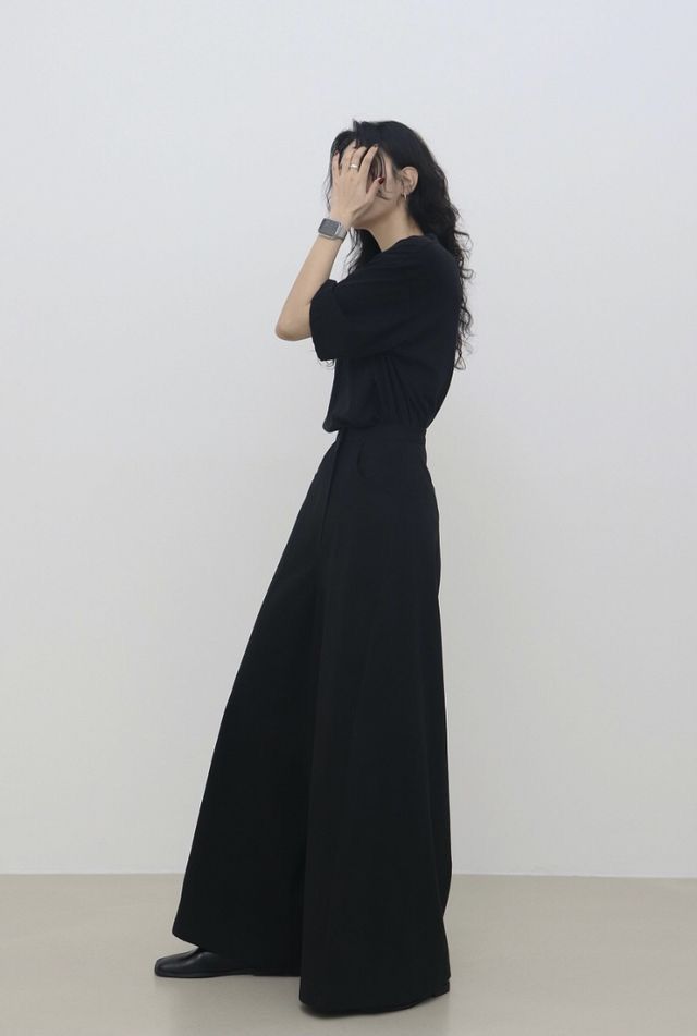 Formal Black Outfits For Women Classy, Minimalist Black Outfit, Treemingbird Style, Abandoned Industrial, Black Outfits, Ying Yang, Pastry Chef, 가을 패션, Casual Style Outfits