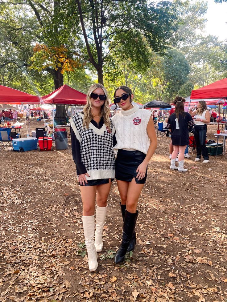 Alabama Gameday Outfit Fall, Cold College Game Day Outfit, Game Day Winter Outfit, Sec Gameday Outfits Cold, Alabama Gameday Outfit Cold, Cold Game Day Outfit College, Maroon Football Game Outfit, Cold College Football Outfit, Winter Gameday Outfit College