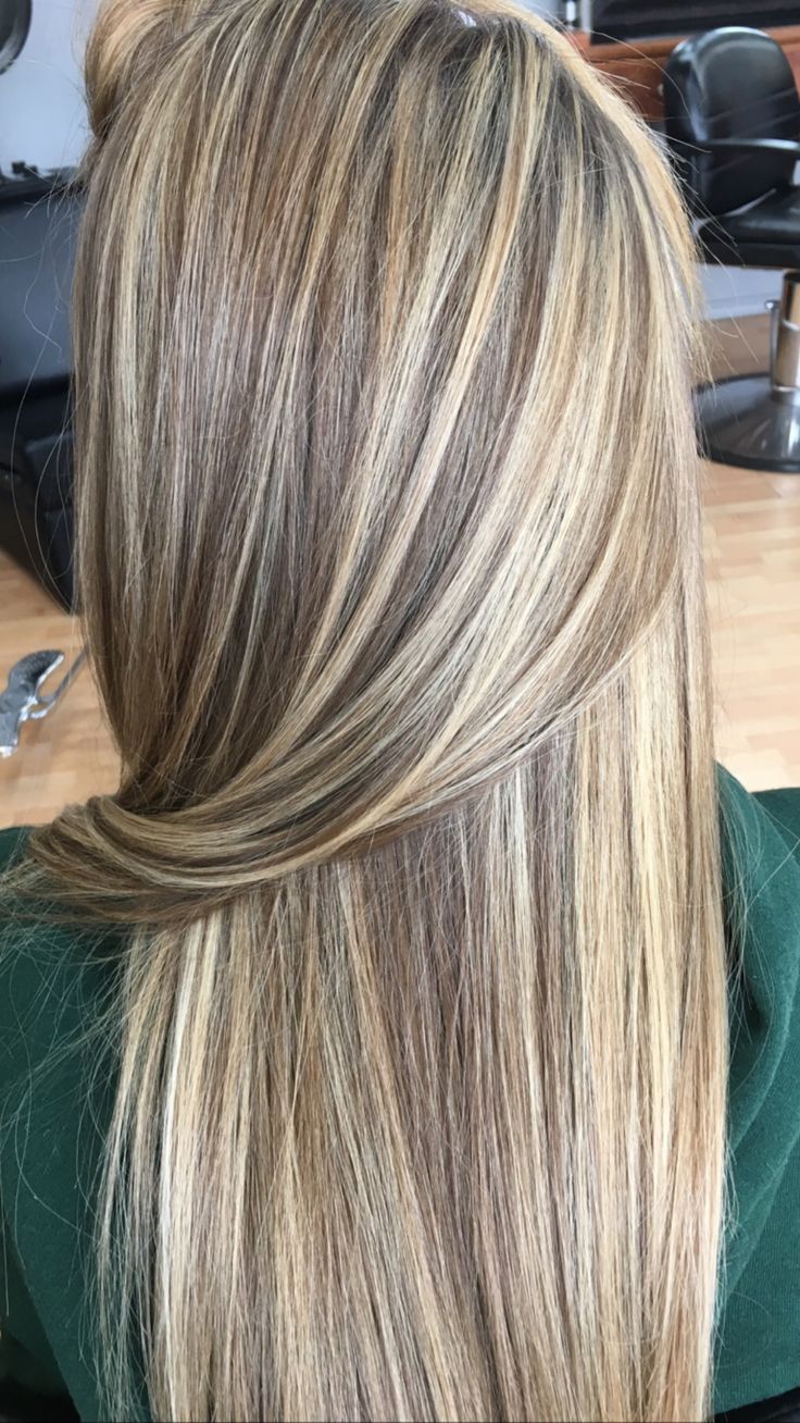 Rambut Brunette, Summer Blonde Hair, Hair With Highlights, Brown Hair Inspo, Brunette Hair With Highlights, Dirty Blonde Hair, Brown Hair With Blonde Highlights, Brown Hair Balayage, Blonde Hair Inspiration