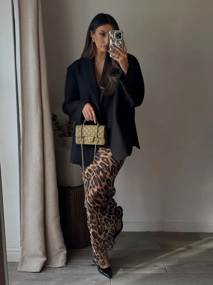 Elegant Animal Print Outfit, Leopard Satin Skirt Outfit, Leopard Print Maxi Skirt Outfit, Leopard Bag Outfit, Leopard Maxi Skirt Outfit, Satin Skirt Outfit Summer, Leopard Print Skirt Outfit, Leopard Maxi Skirt, Leopard Print Maxi Skirt