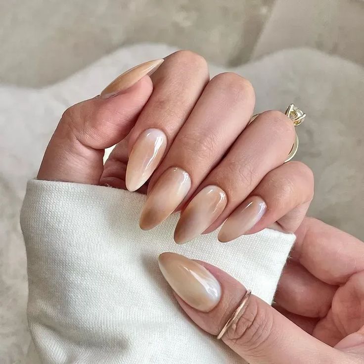 Coffee-Colored Ombre Wedding Nails White And Brown Nails Design, Brown And White Ombre Nails, White Almond Nails, Bridesmaids Nails, Brown Nails Design, Fall Gel Nails, Cute Nails For Fall, Ombre Nail Designs, Classy Acrylic Nails