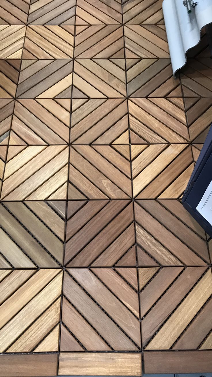 an image of wood flooring that looks like it has been made out of tiles