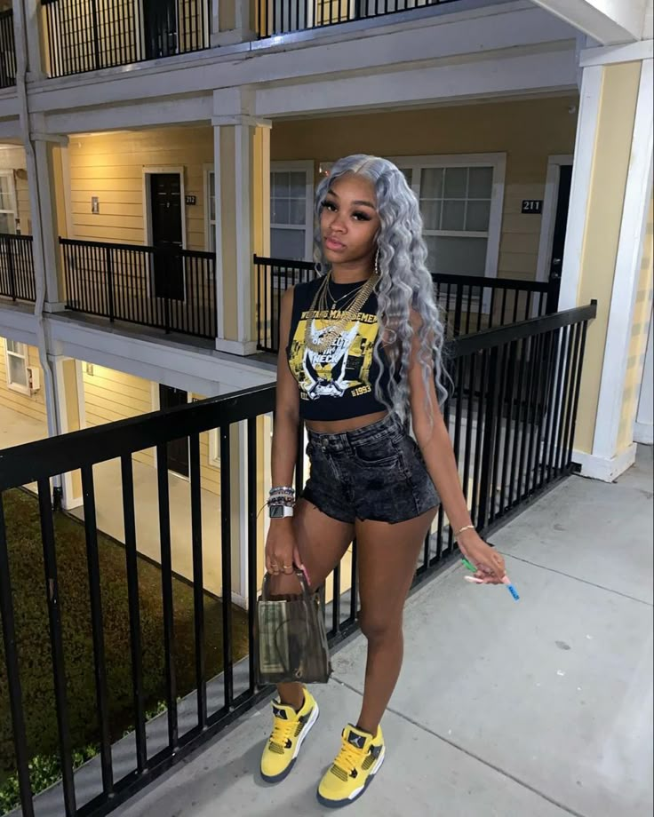 Cute Fair Outfits Summer, Summer Birthday Outfit Black Woman, Birthday Outfit Ideas For Black Women, Jean Shorts Outfit Black Women, Summer Outfit Black Women, Fair Outfit Ideas, Yellow Outfit Ideas, Fair Outfits, Cute Birthday Outfits