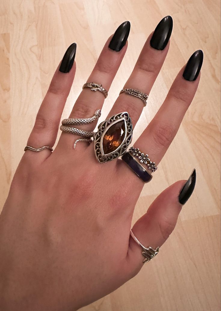 Edgy Rings Aesthetic, Punk Jewelry Diy, Emo Rings, Goth Rings, Edgy Rings, Snake Rings, Goth Ring, Earthy Jewelry, Indie Jewelry