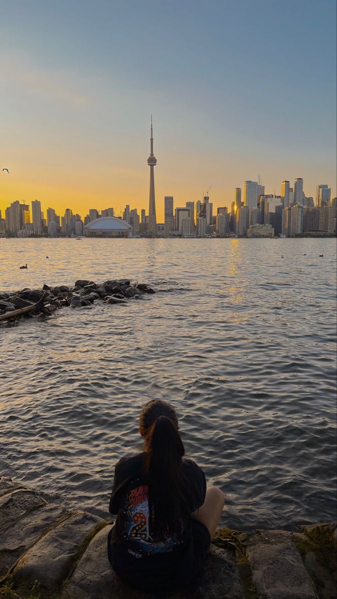 Canada Toronto Toronto Photography Photo Ideas, Toronto Story Instagram, Toronto Islands Canada, Toronto Aesthetic Summer, Toronto Photo Ideas, Toronto Picture Ideas, Toronto Instagram Pictures, Toronto Summer Aesthetic, Iphone Wallpaper Toronto