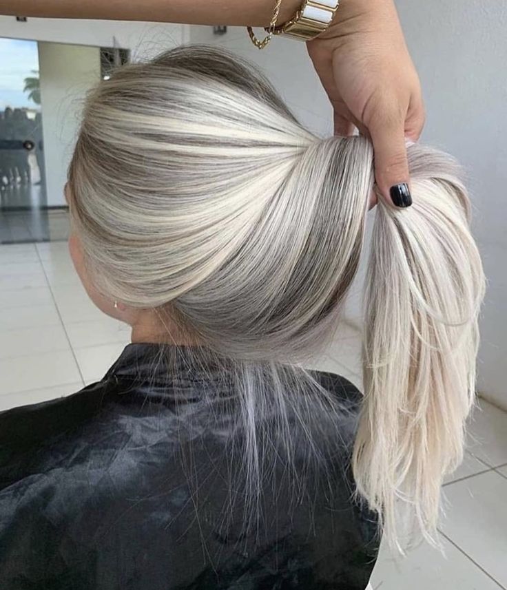 Kort Bob, Ice Blonde Hair, Silver Blonde Hair, Icy Blonde Hair, Beautiful Blonde Hair, Dyed Blonde Hair, Silver Blonde, Hair Done, Blonde Hair Shades