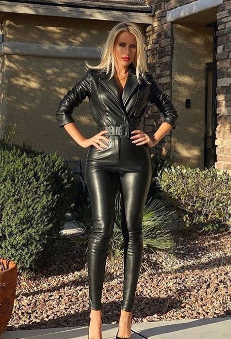 Leatherista Lederhosen Outfit, 90s Fashion Outfits Hip Hop Party, Leather Outfits Women, Leather Leggings Fashion, Leather Leggings Outfit, Leather Pants Outfit, Looks Pinterest, Leather Pants Women, Leggings Outfit