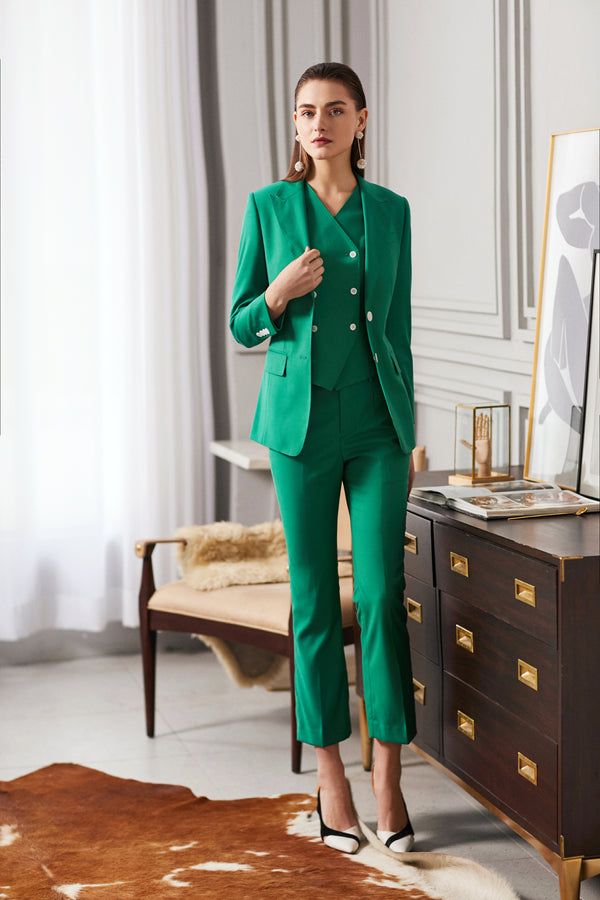 Fitted Career Pantsuit For Office, Fitted Office Lady Pantsuit For Career, Fitted Green Blazer For Office, Professional Slim Fit Workwear Sets, Fitted Professional Pantsuit For Career, Green Notch Lapel Blazer For Work, Elegant Green Slim Fit Suits, Professional Slim Fit Suits For Workwear, Elegant Green Business Casual Suits