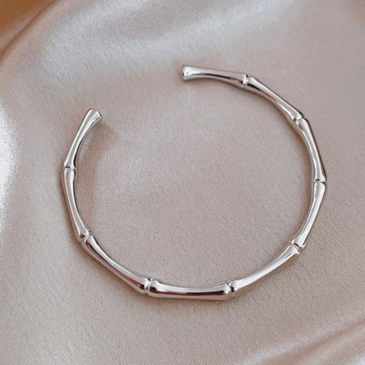 Brand New 14k White Gold Women's Bamboo Bangle Bracelet Genuine 14k White Gold Plated Sterling Silver 7" - The Most Common Women's Bracelet Size. Retail Price $300 Buy With Confidence From A Top Rated Seller With A 99%+ Feedback Rating! A0338 (Id-278) Silver Tarnish Resistant Cuff Bracelet Bangle, Formal Silver Tarnish Resistant Bangle, Elegant Silver Cuff Bracelet Tarnish Resistant, Tarnish Resistant White Gold Bangle, Tarnish Resistant Silver Bangle, Silver Tarnish Resistant Minimalist Bangle, Silver Minimalist Tarnish-resistant Bangle, Minimalist Silver Tarnish-resistant Bangle, Silver Bangle Bracelet In Fine Jewelry Style