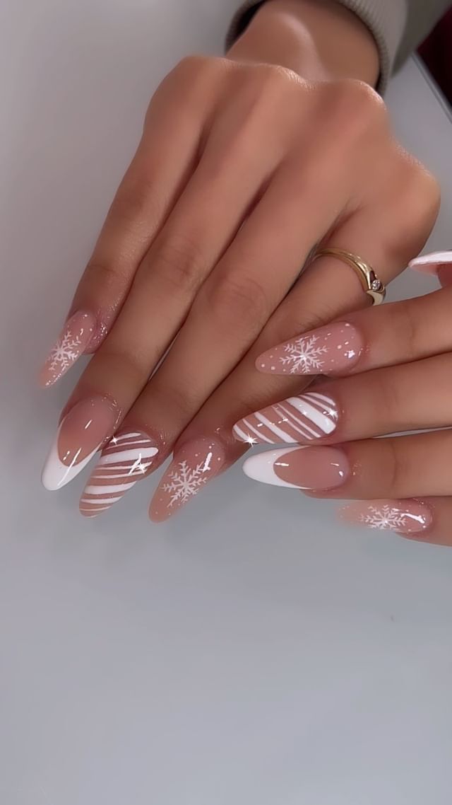 50 Best Winter Acrylic Nail Art to Inspire You Nail Noel, Birthday Nail Designs, Winter Nails Acrylic, Christmas Nails Easy, Christmas Gel Nails, Almond Nails Designs, Acrylic Nails Coffin Pink, Christmas Nails Acrylic, Nails 2023